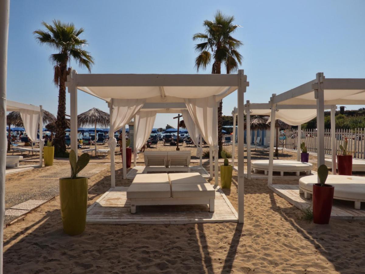 Futura Club Spiagge Bianche Hotell Fontane Bianche Exteriör bild