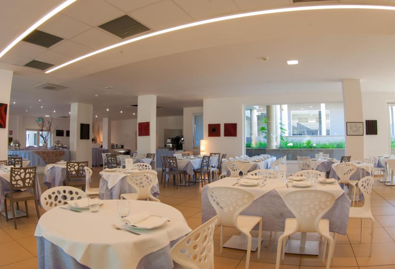 Futura Club Spiagge Bianche Hotell Fontane Bianche Exteriör bild