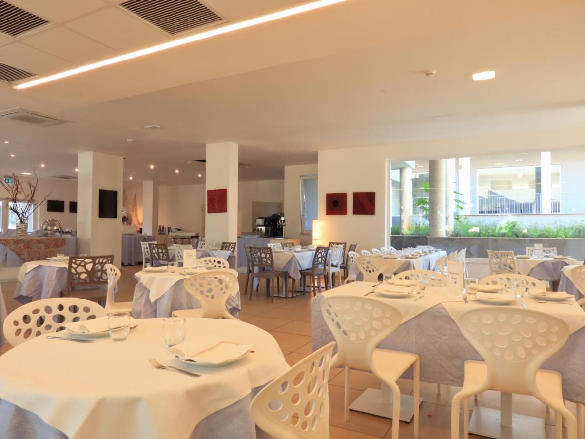 Futura Club Spiagge Bianche Hotell Fontane Bianche Exteriör bild