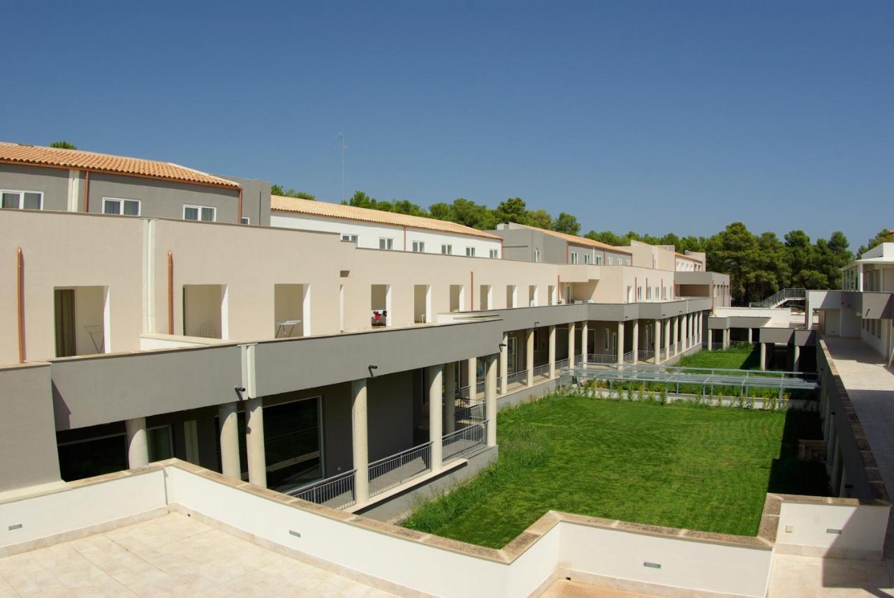 Futura Club Spiagge Bianche Hotell Fontane Bianche Exteriör bild